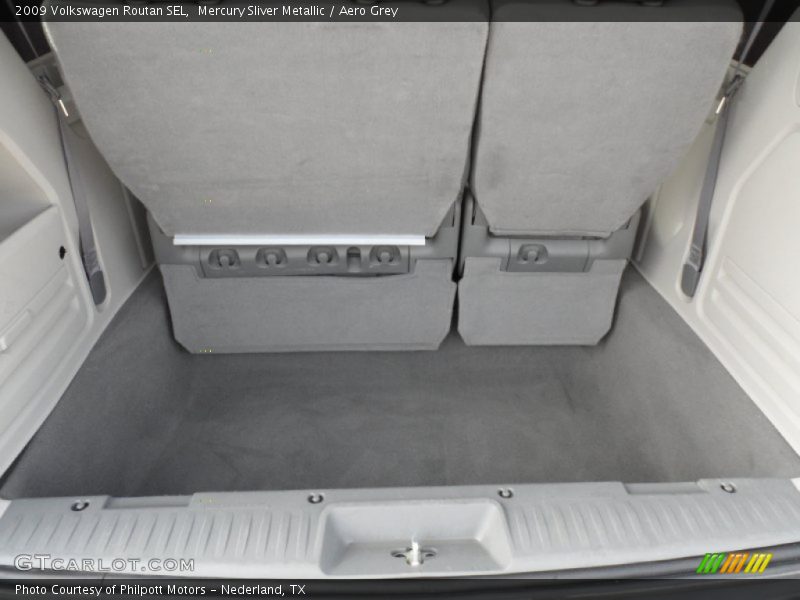 Mercury Sliver Metallic / Aero Grey 2009 Volkswagen Routan SEL