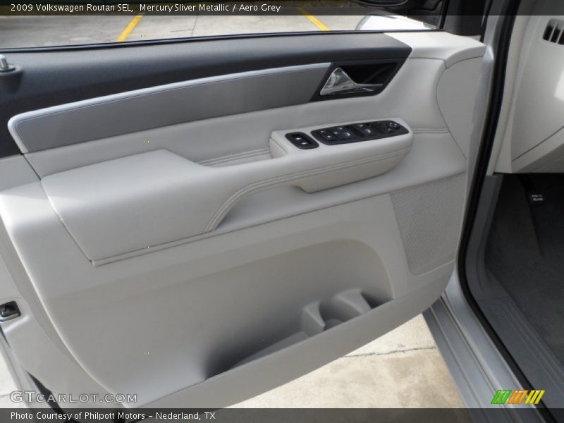 Mercury Sliver Metallic / Aero Grey 2009 Volkswagen Routan SEL