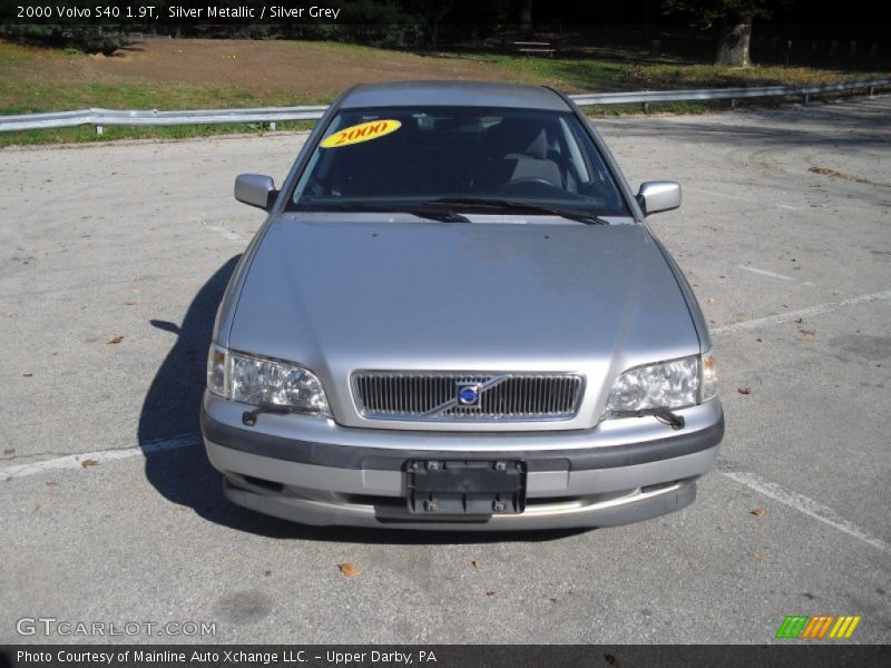 Silver Metallic / Silver Grey 2000 Volvo S40 1.9T
