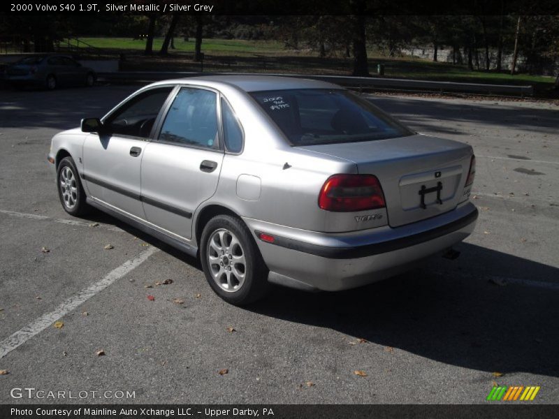Silver Metallic / Silver Grey 2000 Volvo S40 1.9T