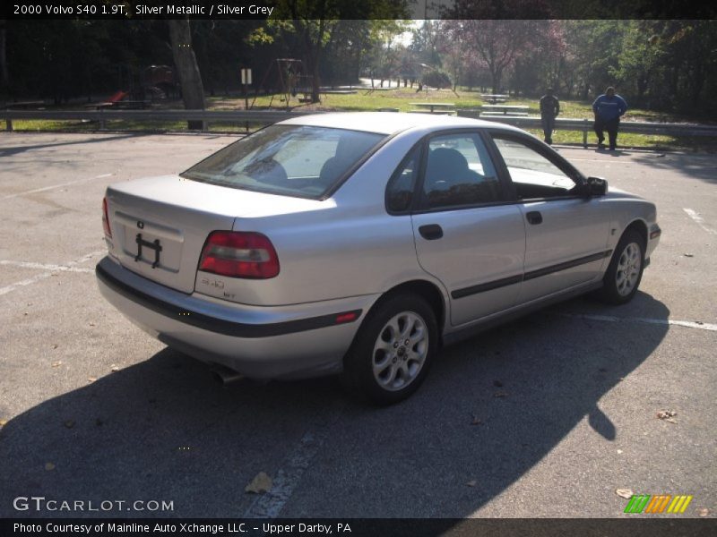 Silver Metallic / Silver Grey 2000 Volvo S40 1.9T
