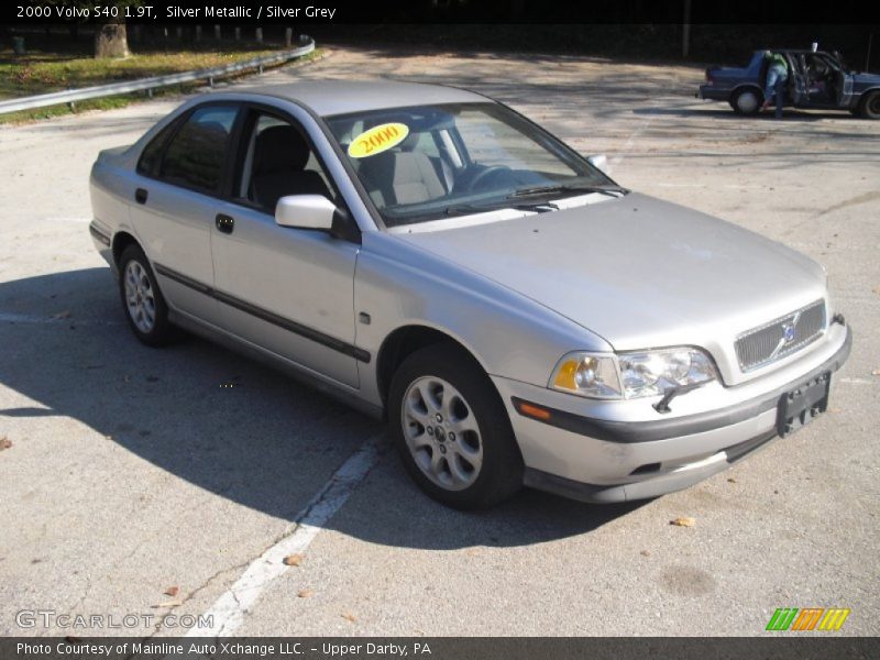 Silver Metallic / Silver Grey 2000 Volvo S40 1.9T