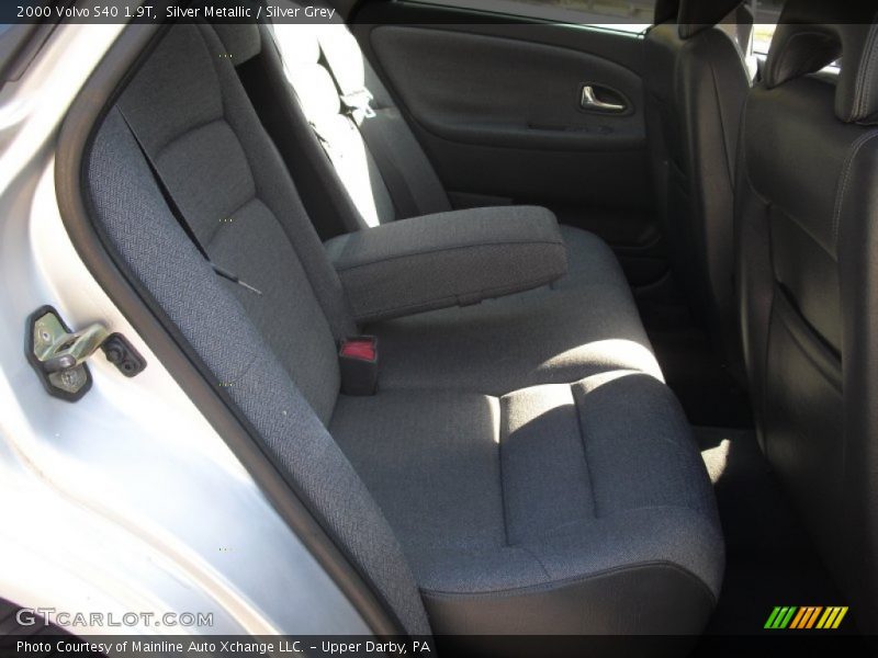 Silver Metallic / Silver Grey 2000 Volvo S40 1.9T