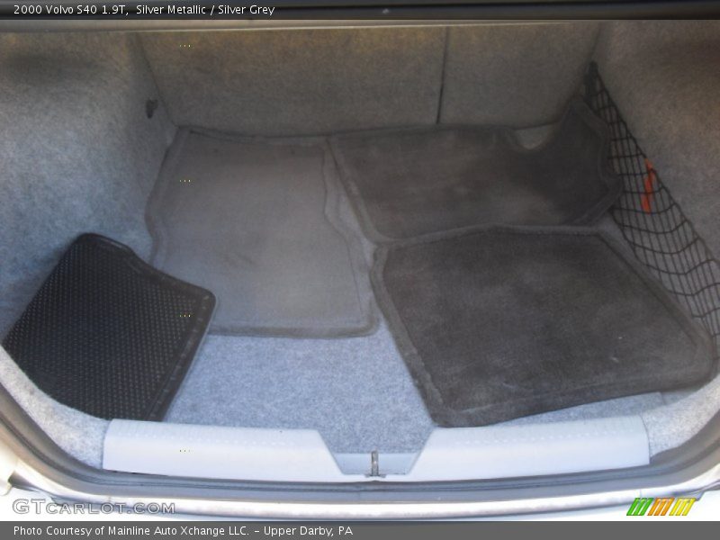 Silver Metallic / Silver Grey 2000 Volvo S40 1.9T