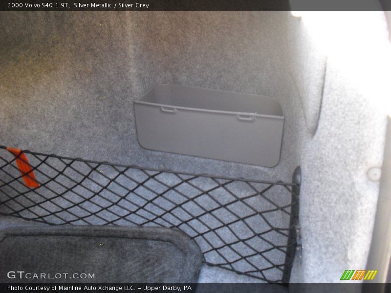 Silver Metallic / Silver Grey 2000 Volvo S40 1.9T