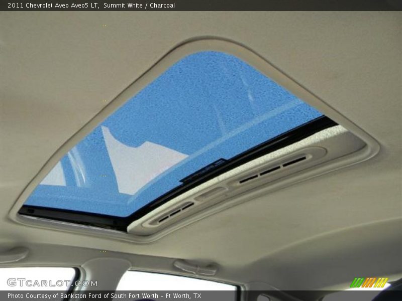 Summit White / Charcoal 2011 Chevrolet Aveo Aveo5 LT