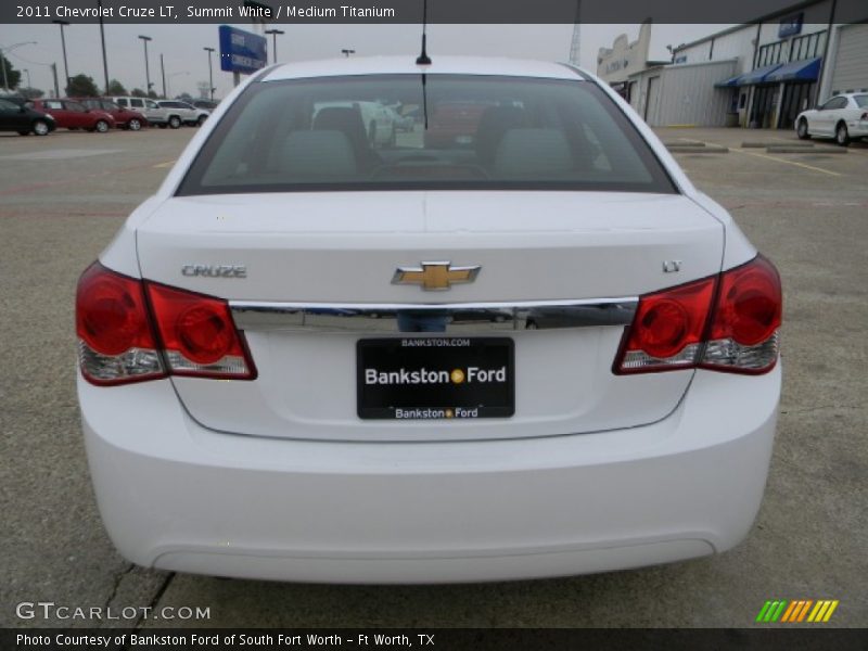 Summit White / Medium Titanium 2011 Chevrolet Cruze LT