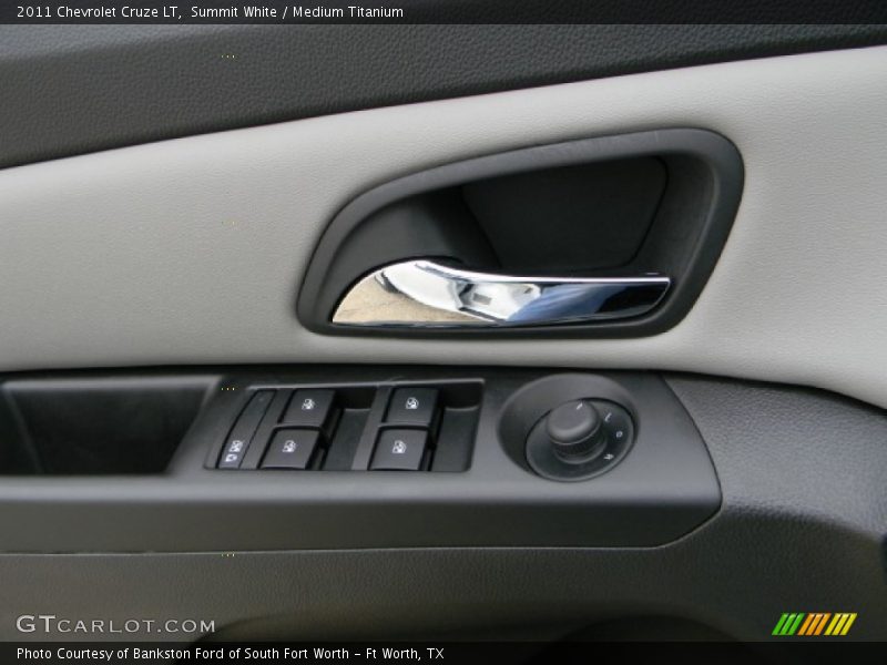 Summit White / Medium Titanium 2011 Chevrolet Cruze LT