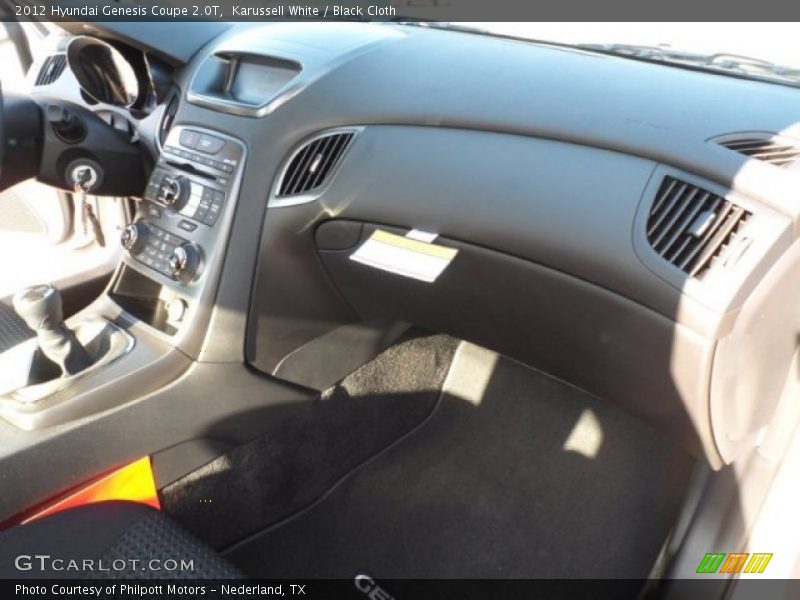 Karussell White / Black Cloth 2012 Hyundai Genesis Coupe 2.0T