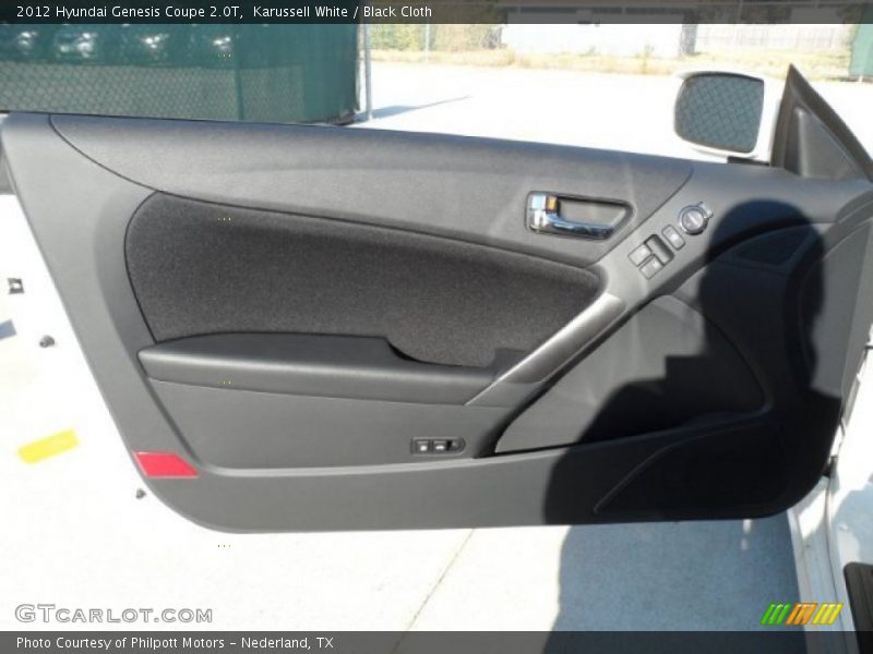 Karussell White / Black Cloth 2012 Hyundai Genesis Coupe 2.0T