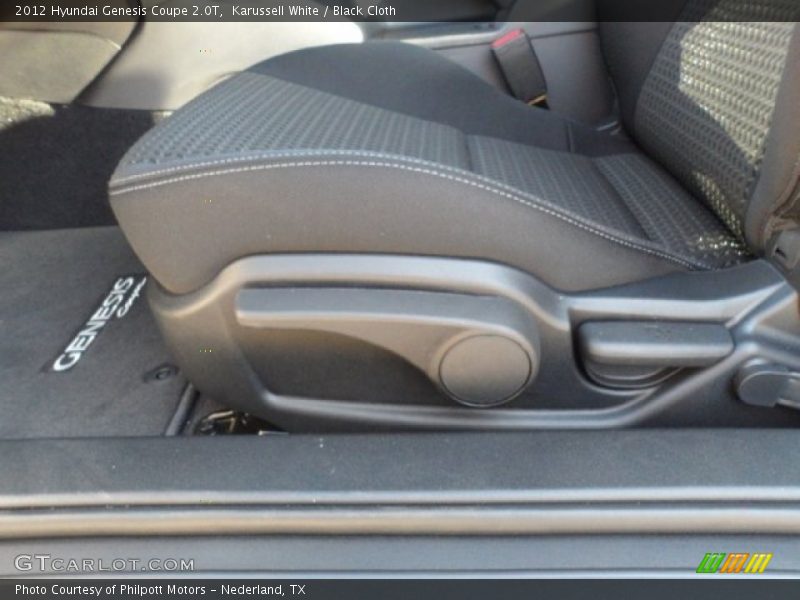 Karussell White / Black Cloth 2012 Hyundai Genesis Coupe 2.0T