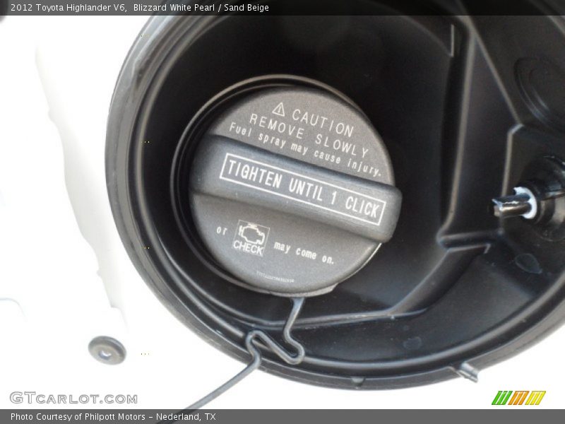 Blizzard White Pearl / Sand Beige 2012 Toyota Highlander V6
