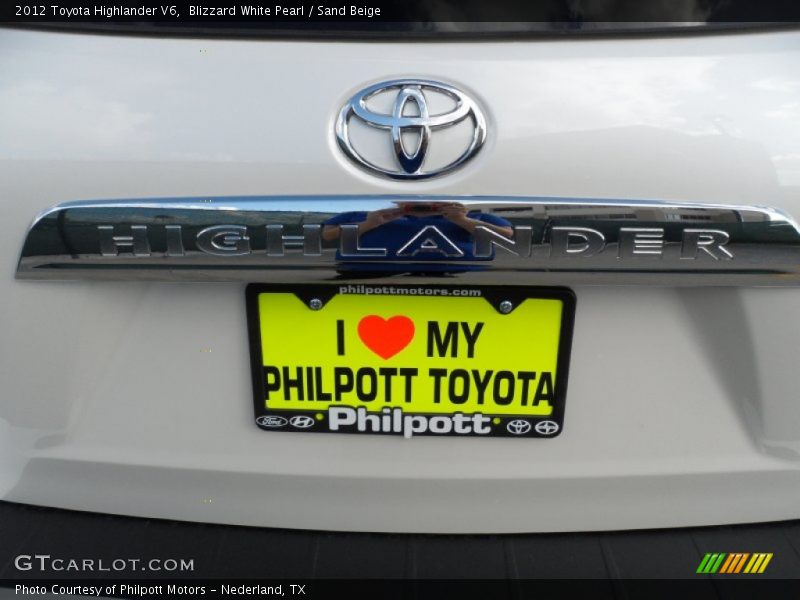 Blizzard White Pearl / Sand Beige 2012 Toyota Highlander V6