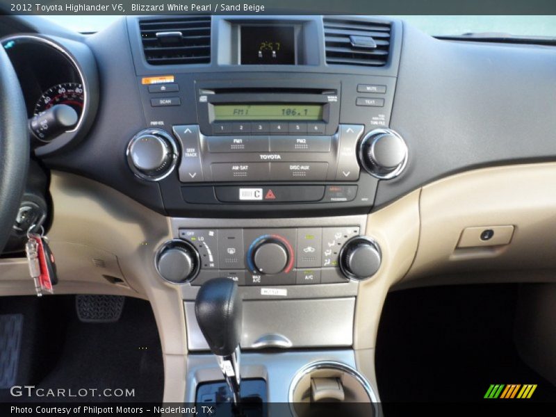Blizzard White Pearl / Sand Beige 2012 Toyota Highlander V6