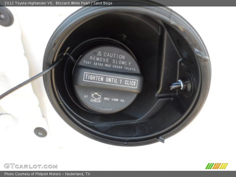 Blizzard White Pearl / Sand Beige 2012 Toyota Highlander V6
