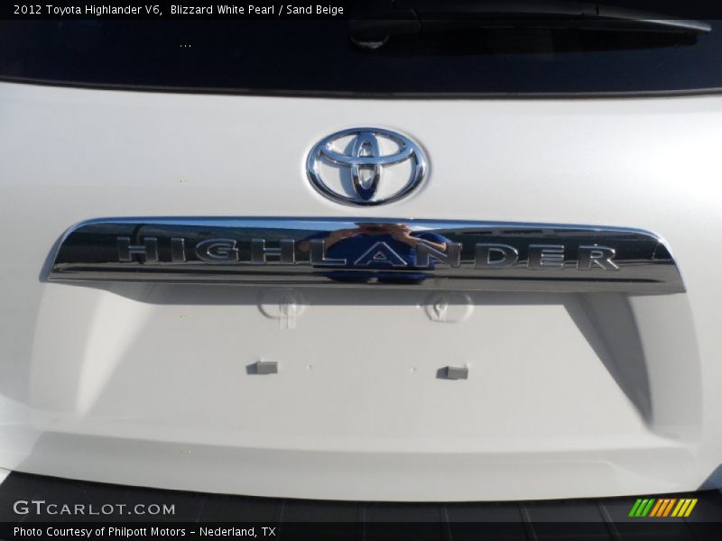 Blizzard White Pearl / Sand Beige 2012 Toyota Highlander V6