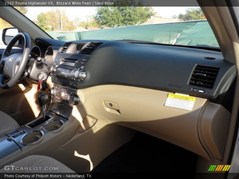 Blizzard White Pearl / Sand Beige 2012 Toyota Highlander V6