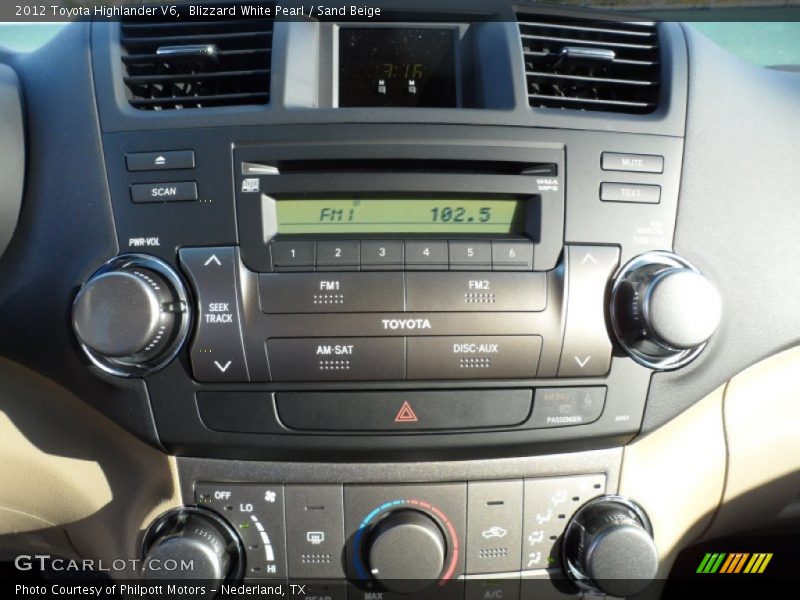 Blizzard White Pearl / Sand Beige 2012 Toyota Highlander V6