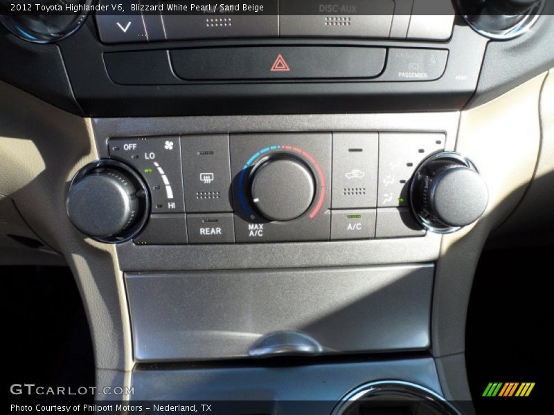 Blizzard White Pearl / Sand Beige 2012 Toyota Highlander V6