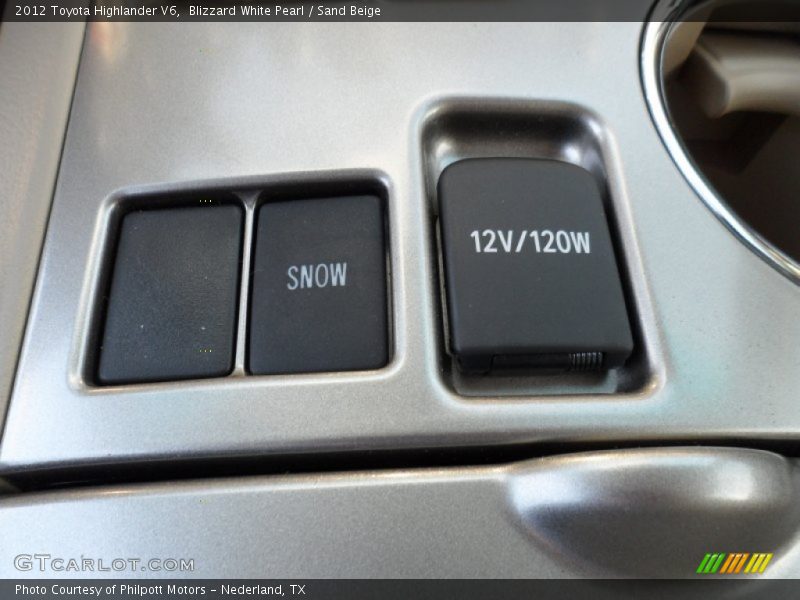 Blizzard White Pearl / Sand Beige 2012 Toyota Highlander V6