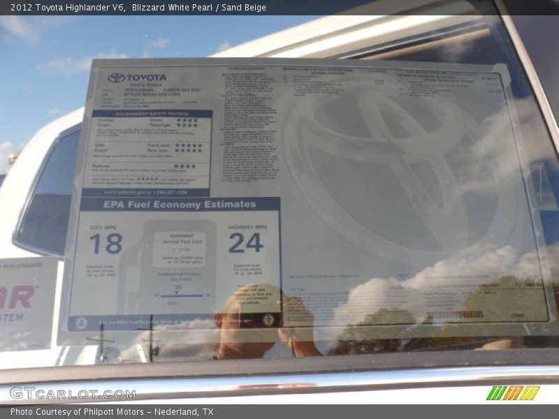 Blizzard White Pearl / Sand Beige 2012 Toyota Highlander V6