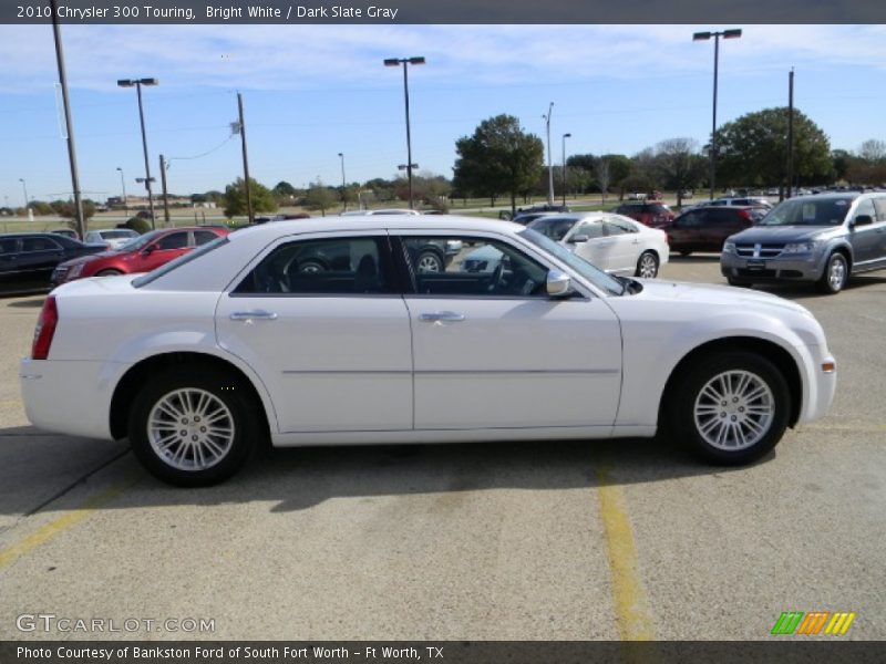 Bright White / Dark Slate Gray 2010 Chrysler 300 Touring