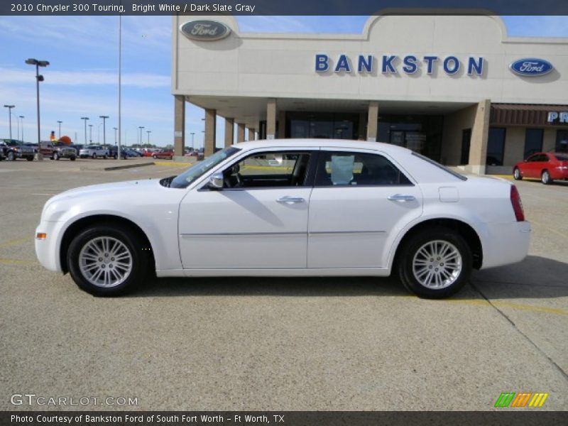 Bright White / Dark Slate Gray 2010 Chrysler 300 Touring