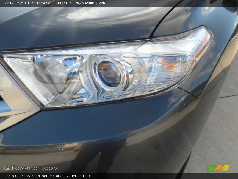 Magnetic Gray Metallic / Ash 2012 Toyota Highlander V6