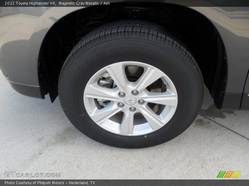 Magnetic Gray Metallic / Ash 2012 Toyota Highlander V6