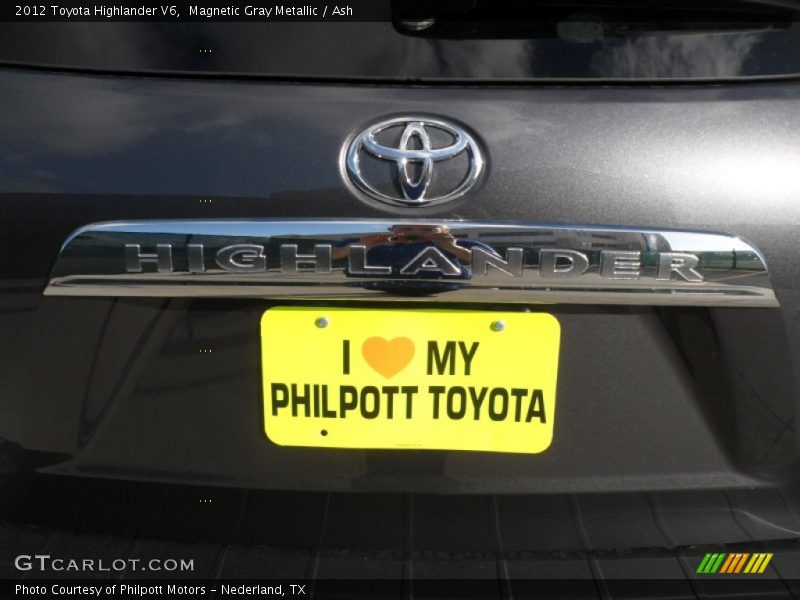 Magnetic Gray Metallic / Ash 2012 Toyota Highlander V6