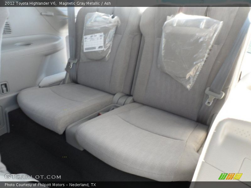 Magnetic Gray Metallic / Ash 2012 Toyota Highlander V6