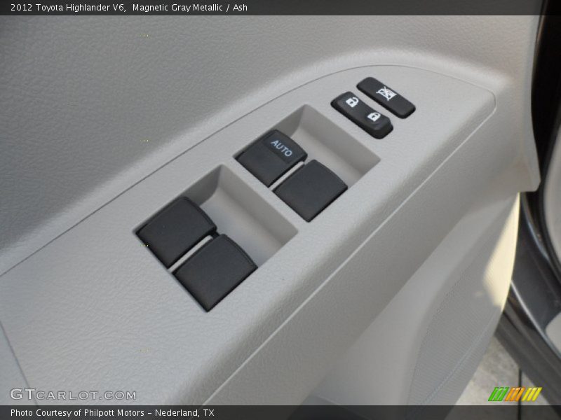 Magnetic Gray Metallic / Ash 2012 Toyota Highlander V6