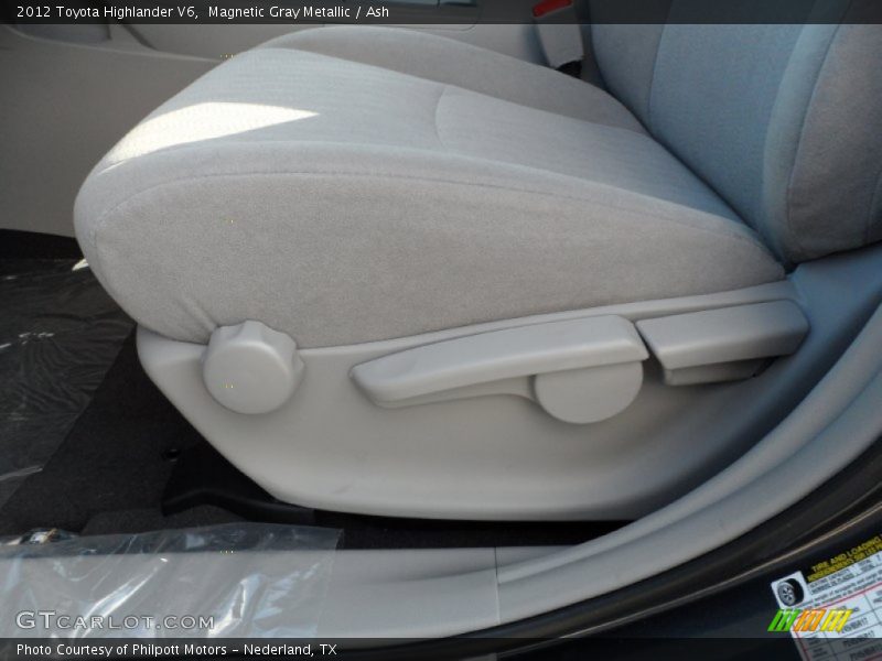 Magnetic Gray Metallic / Ash 2012 Toyota Highlander V6