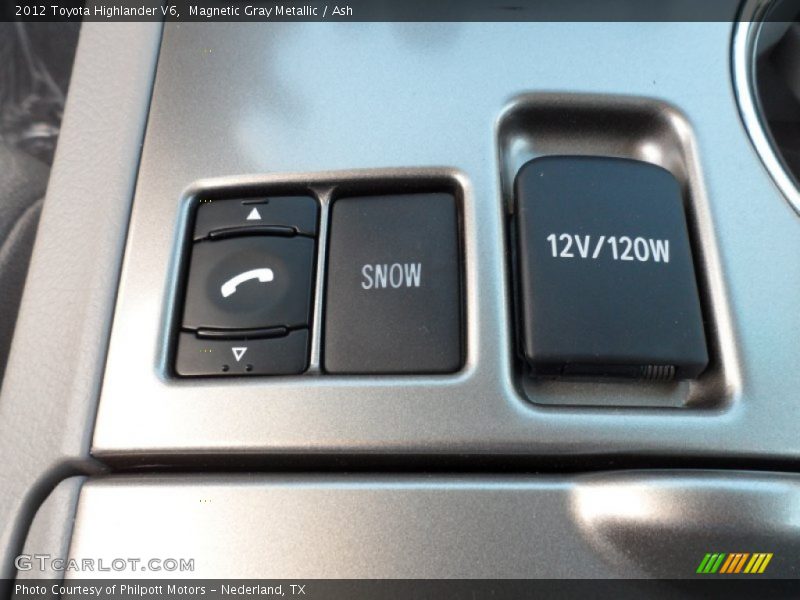 Magnetic Gray Metallic / Ash 2012 Toyota Highlander V6