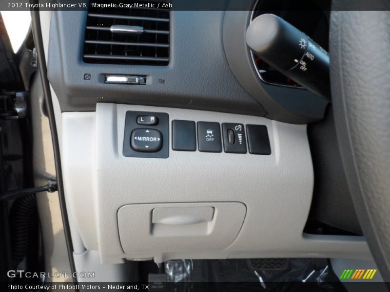 Magnetic Gray Metallic / Ash 2012 Toyota Highlander V6