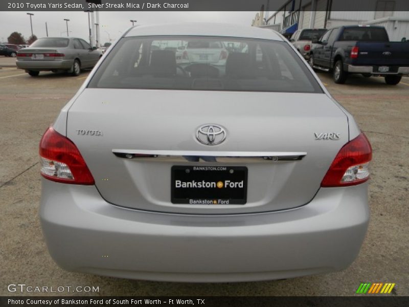 Silver Streak Mica / Dark Charcoal 2010 Toyota Yaris Sedan