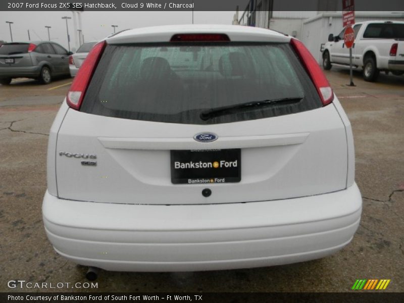 Cloud 9 White / Charcoal 2007 Ford Focus ZX5 SES Hatchback