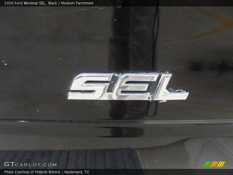 Black / Medium Parchment 2000 Ford Windstar SEL