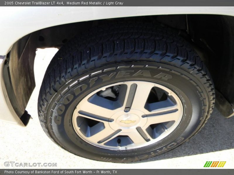 Medium Red Metallic / Light Gray 2005 Chevrolet TrailBlazer LT 4x4