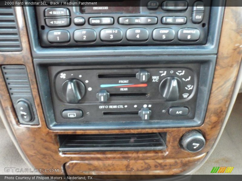 Controls of 2000 Windstar SEL
