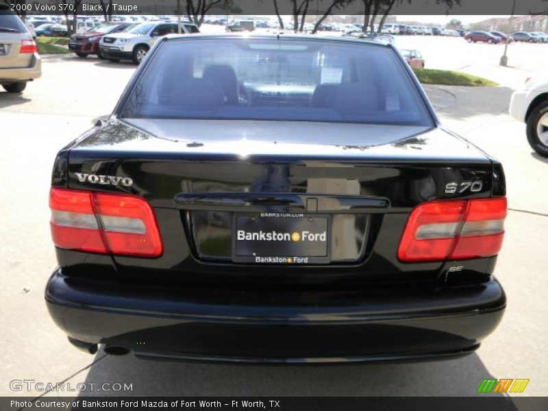 Black / Taupe 2000 Volvo S70