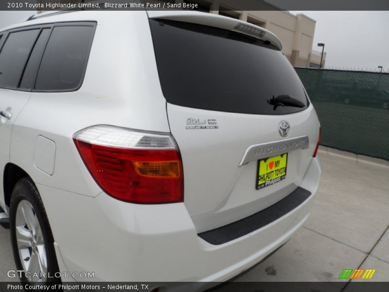 Blizzard White Pearl / Sand Beige 2010 Toyota Highlander Limited