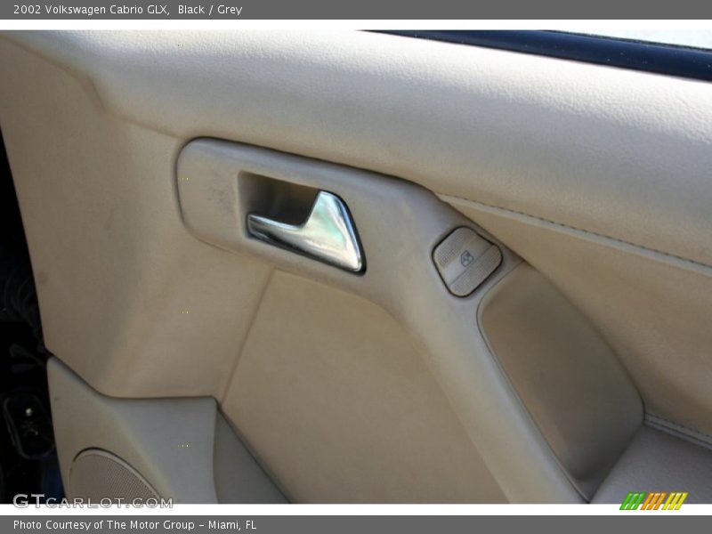 Black / Grey 2002 Volkswagen Cabrio GLX