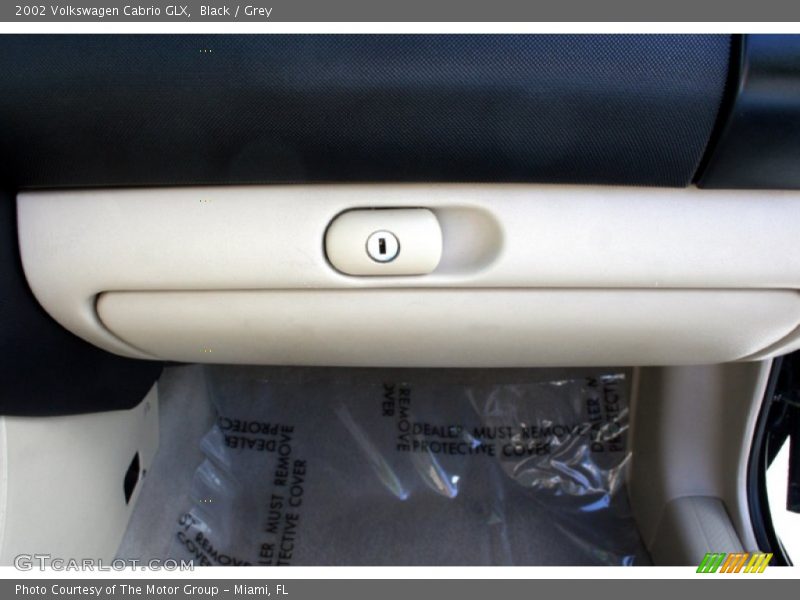 Black / Grey 2002 Volkswagen Cabrio GLX