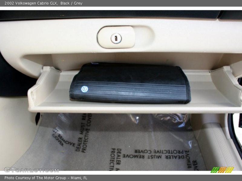 Black / Grey 2002 Volkswagen Cabrio GLX
