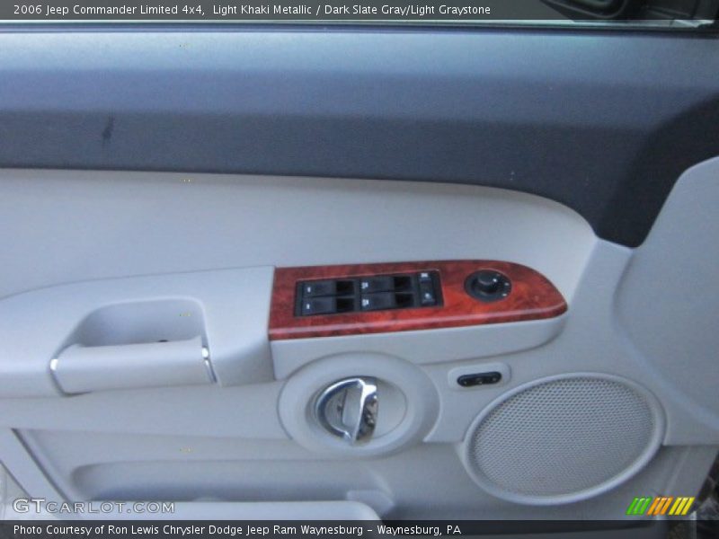 Light Khaki Metallic / Dark Slate Gray/Light Graystone 2006 Jeep Commander Limited 4x4