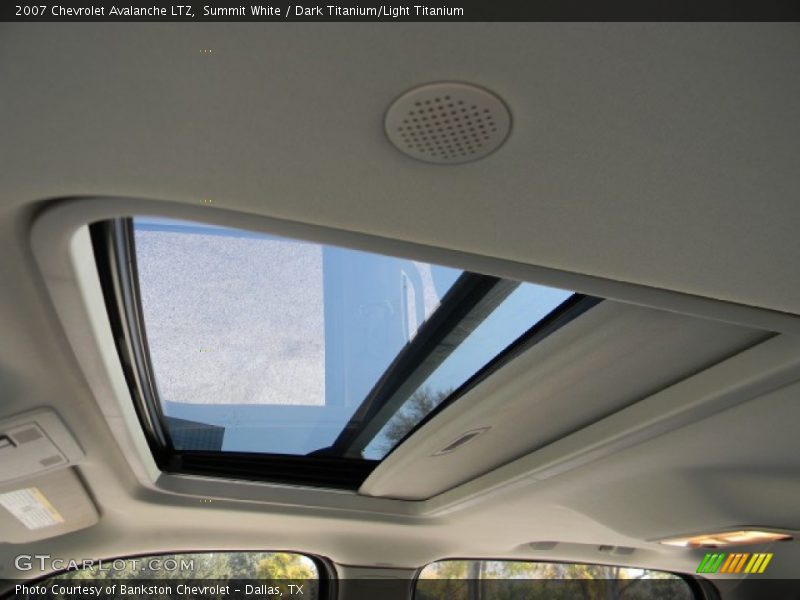 Summit White / Dark Titanium/Light Titanium 2007 Chevrolet Avalanche LTZ