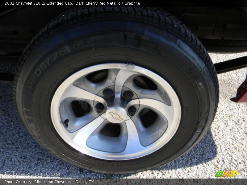 Dark Cherry Red Metallic / Graphite 2002 Chevrolet S10 LS Extended Cab