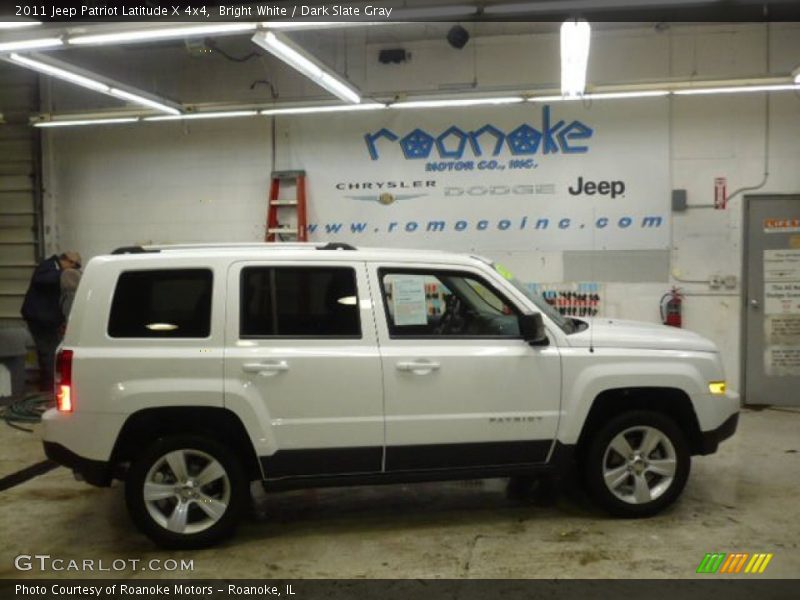 Bright White / Dark Slate Gray 2011 Jeep Patriot Latitude X 4x4