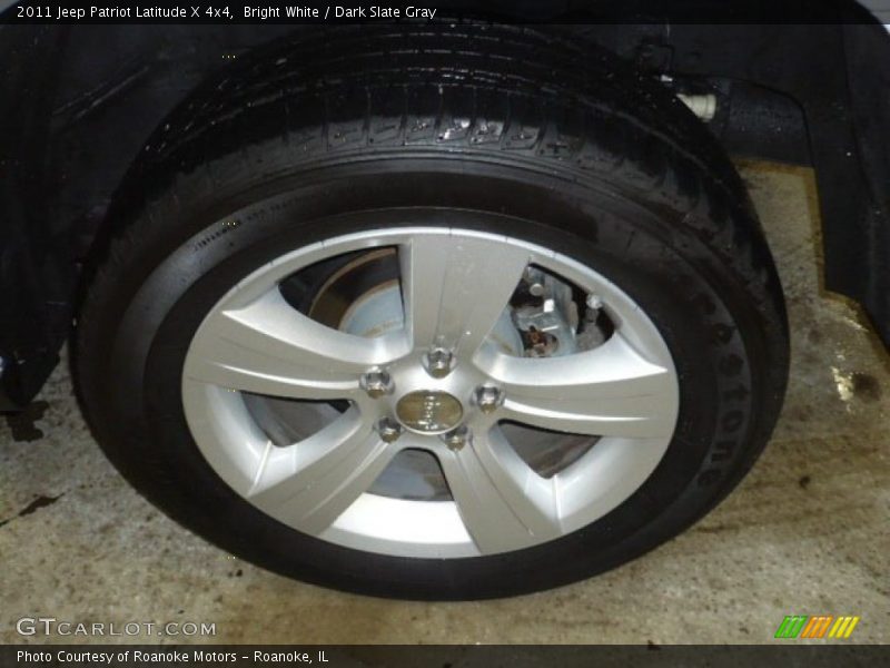 Bright White / Dark Slate Gray 2011 Jeep Patriot Latitude X 4x4